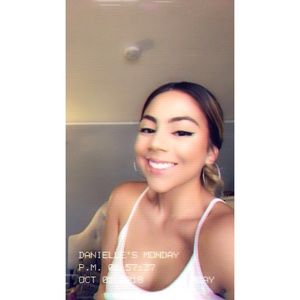 Meet your Posher, Danielle